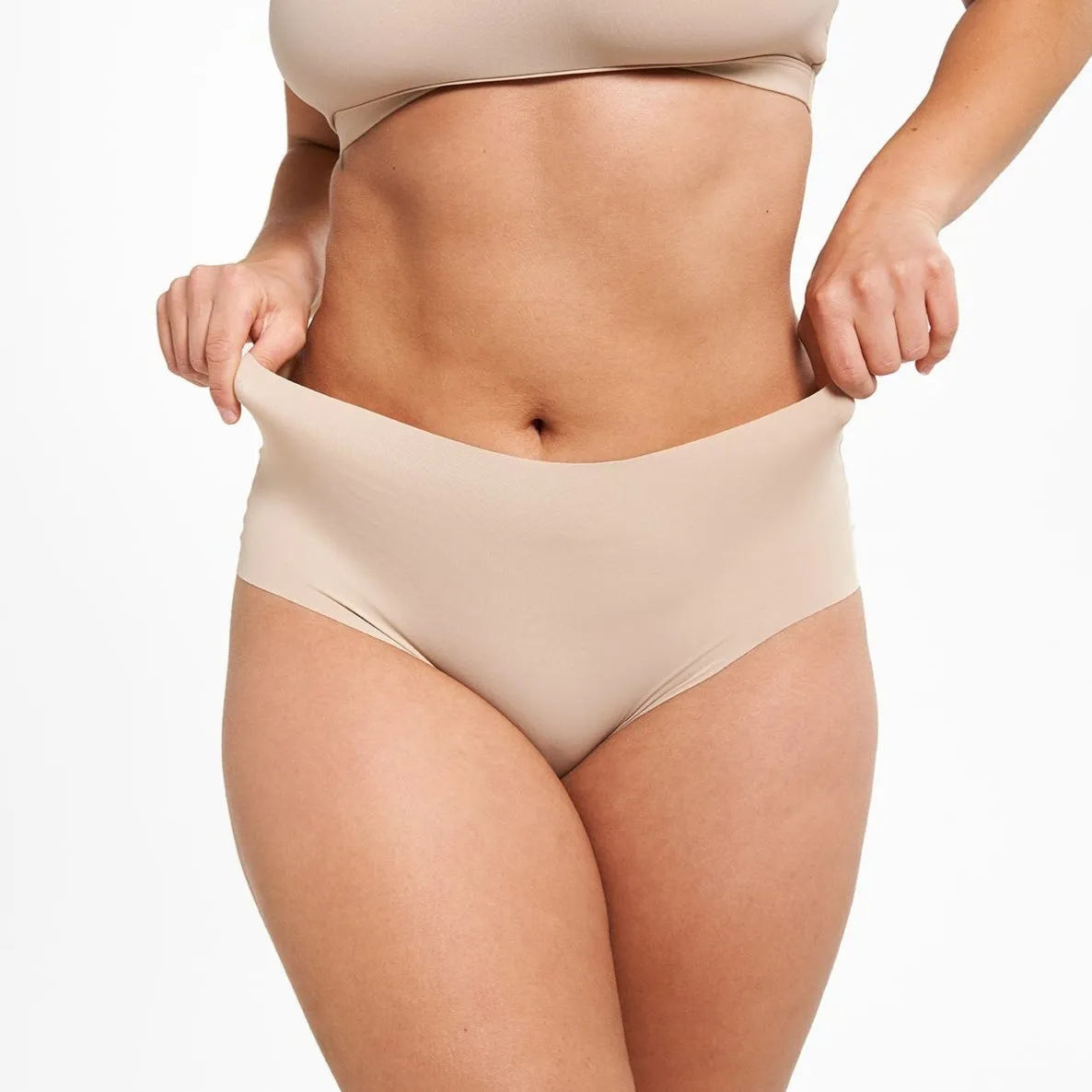 High-Rise Cheeky - Seamless Ultrasmooth 2.0 - Latte