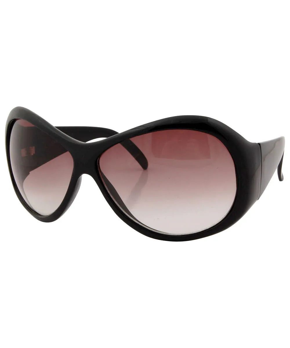 HUNGRY Black Fashion-Forward Sunglasses