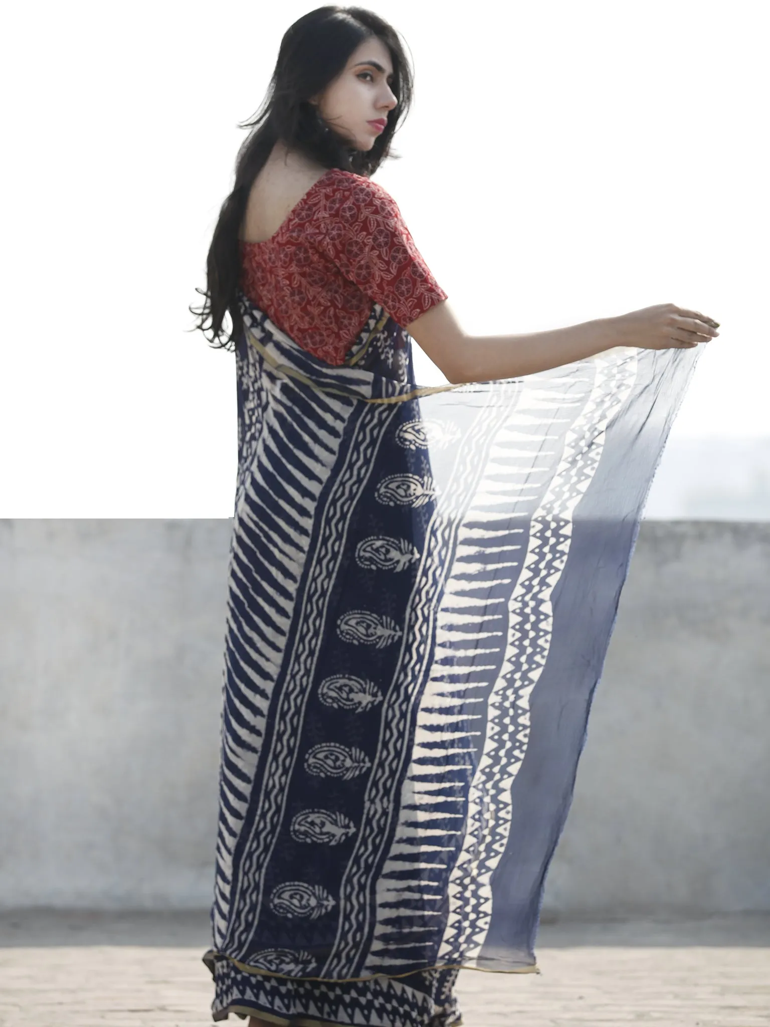 Navy Blue white Hand Block Printed Chiffon Saree With Zari Border - S031702613