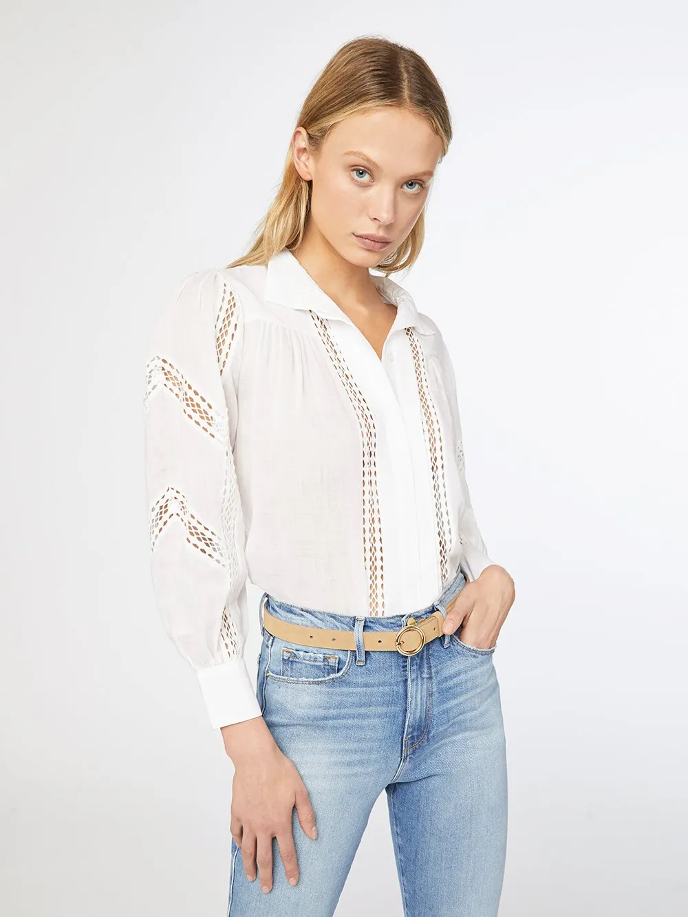 Panel Lace Button Up -- Blanc