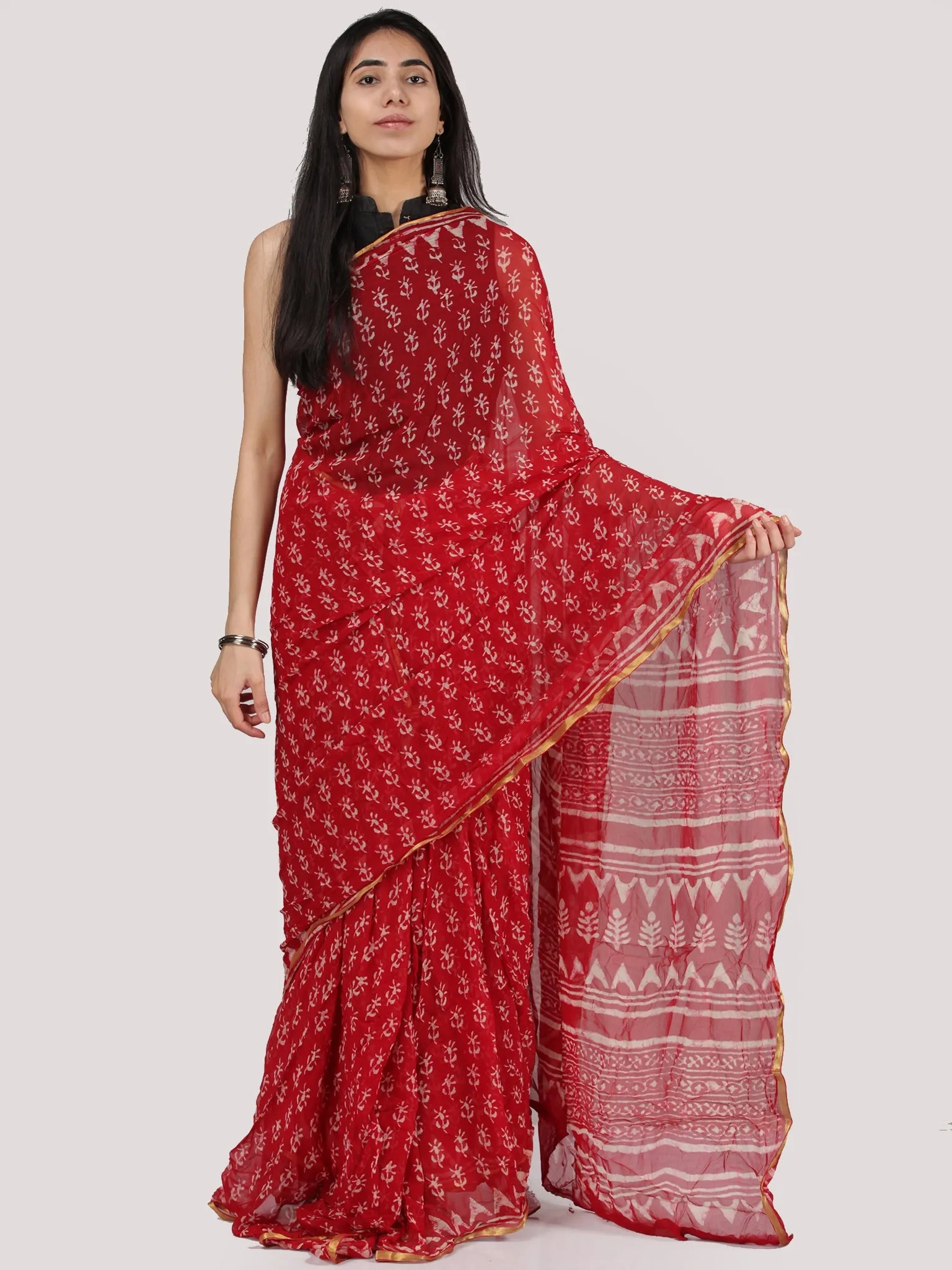 Red OffWhite Hand Block Printed Chiffon Saree With Zari Border - S031704707