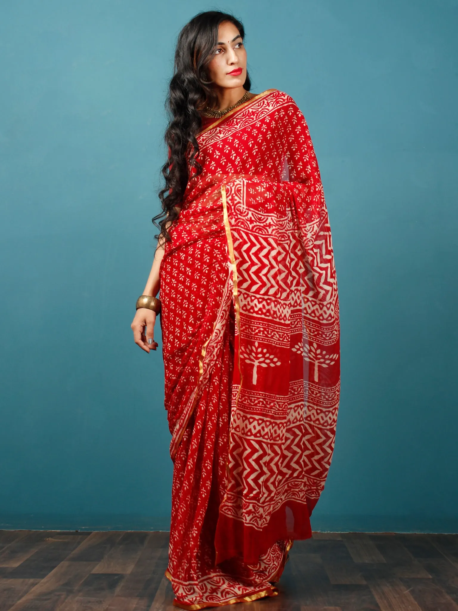 Red White Hand Block Printed Chiffon Saree with Zari Border - S031702783