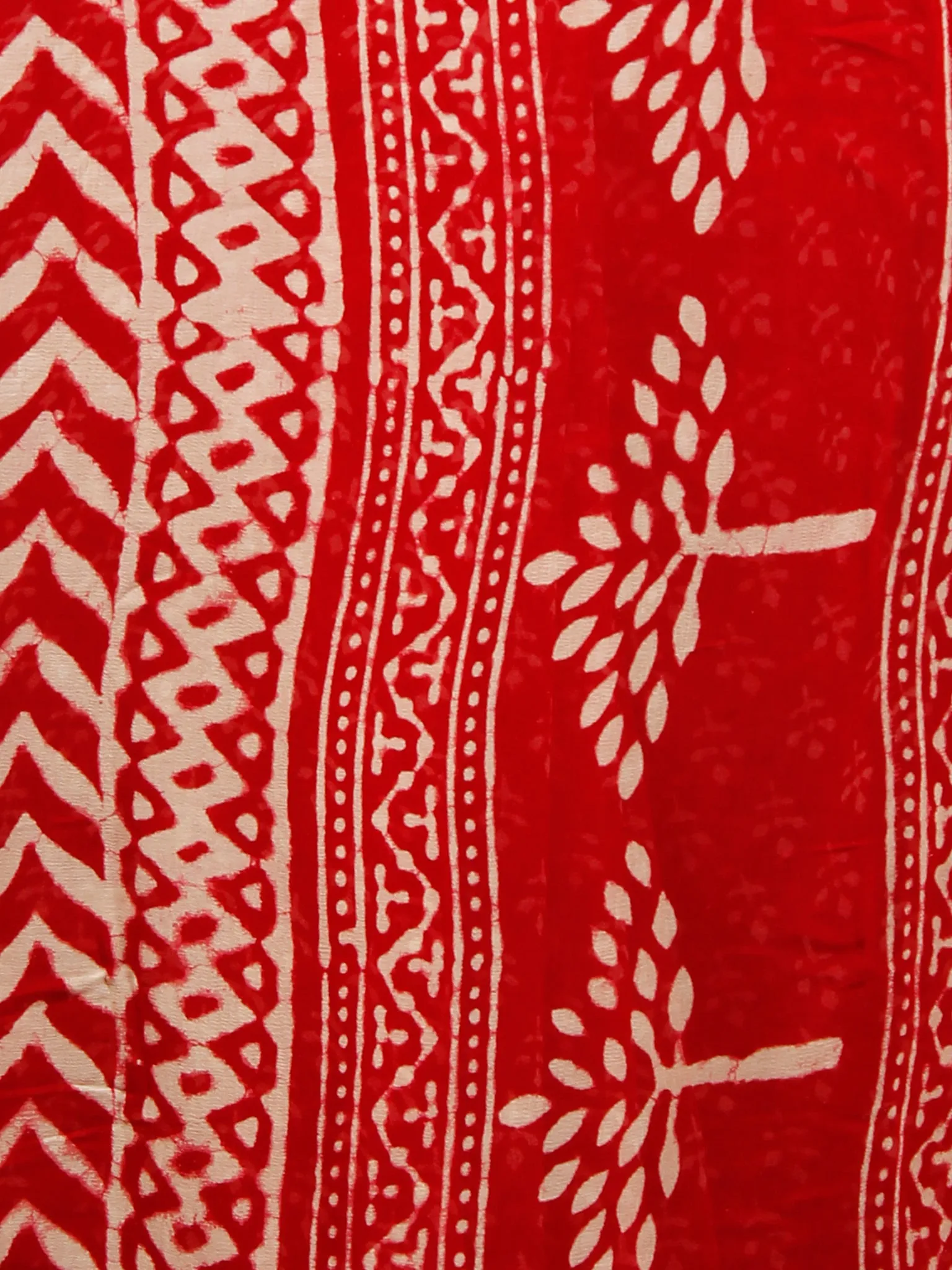 Red White Hand Block Printed Chiffon Saree with Zari Border - S031702783