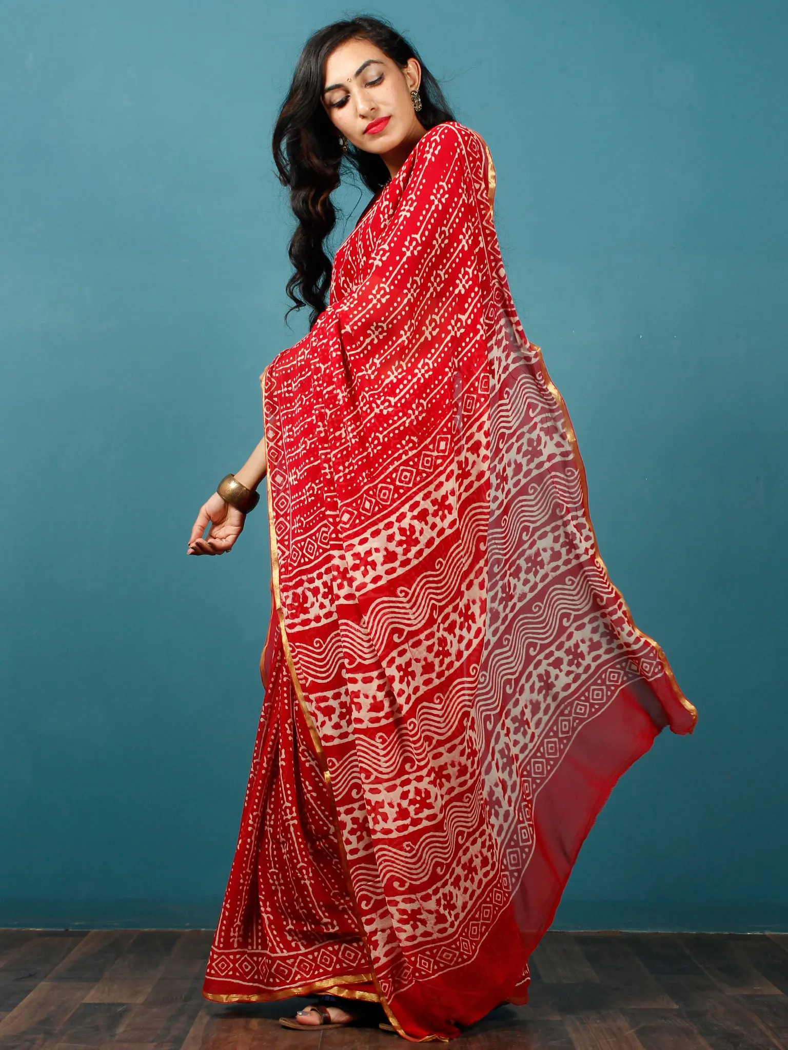 Red White Hand Block Printed Chiffon Saree with Zari Border - S031702785