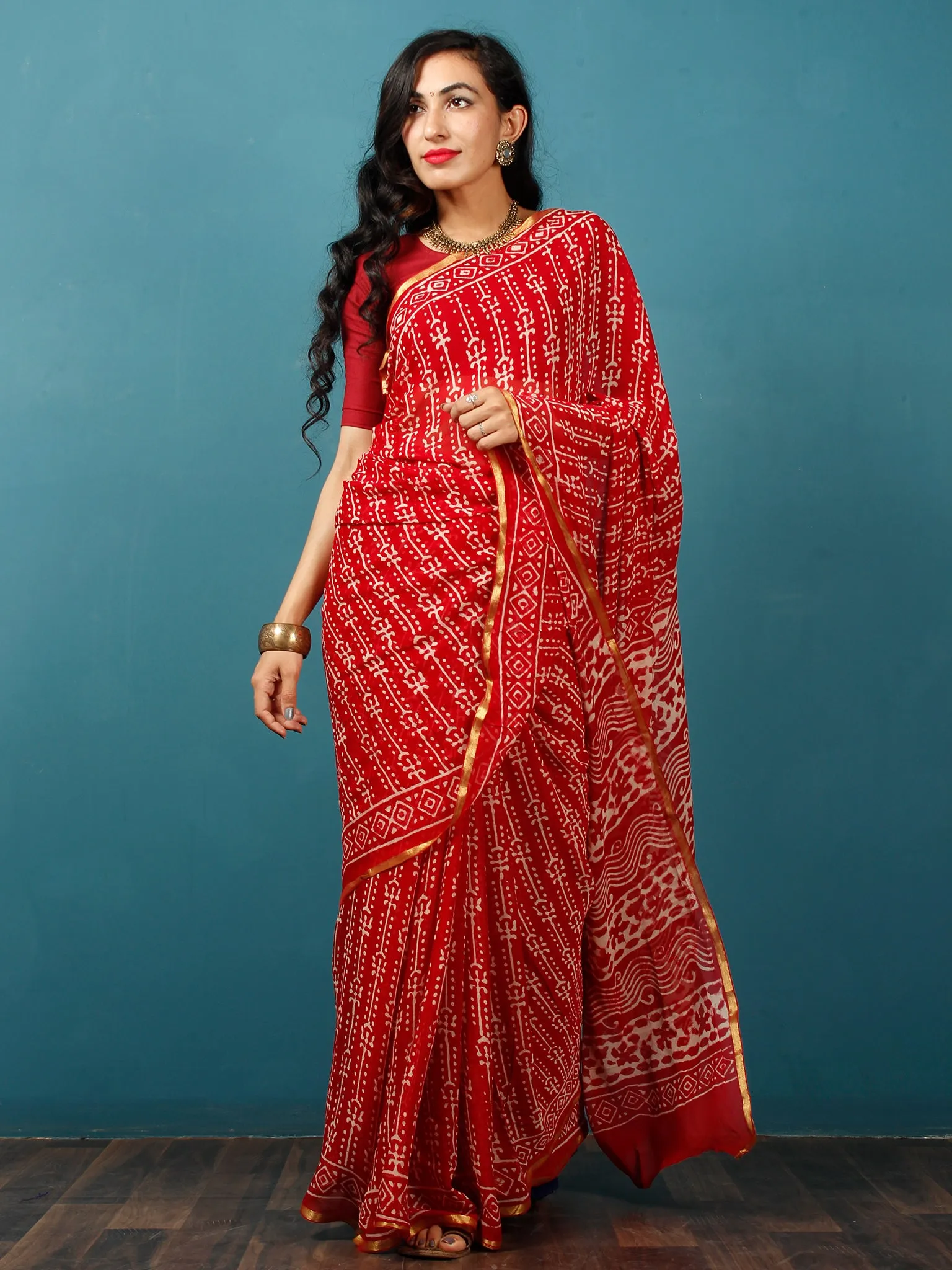 Red White Hand Block Printed Chiffon Saree with Zari Border - S031702785