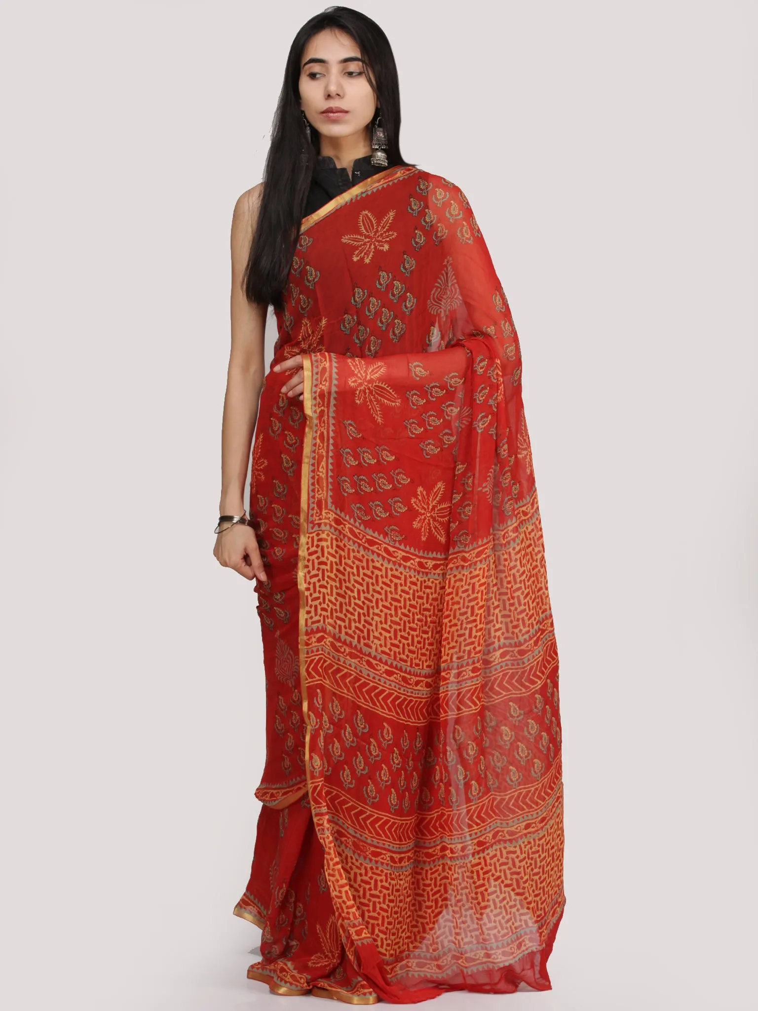 Tomato Red Green Hand Block Printed Chiffon Saree With Zari Border - S031704710